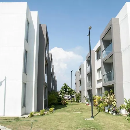 Apartamento En Serena Del Mar Portelo *
